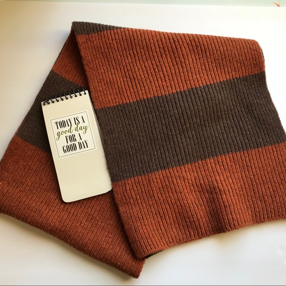 * GAP Burnt orange rust brown 100% lambswool scarf - Picture 2 of 2